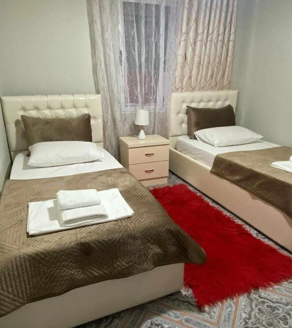 Robert Apartament Center Berat Apartment