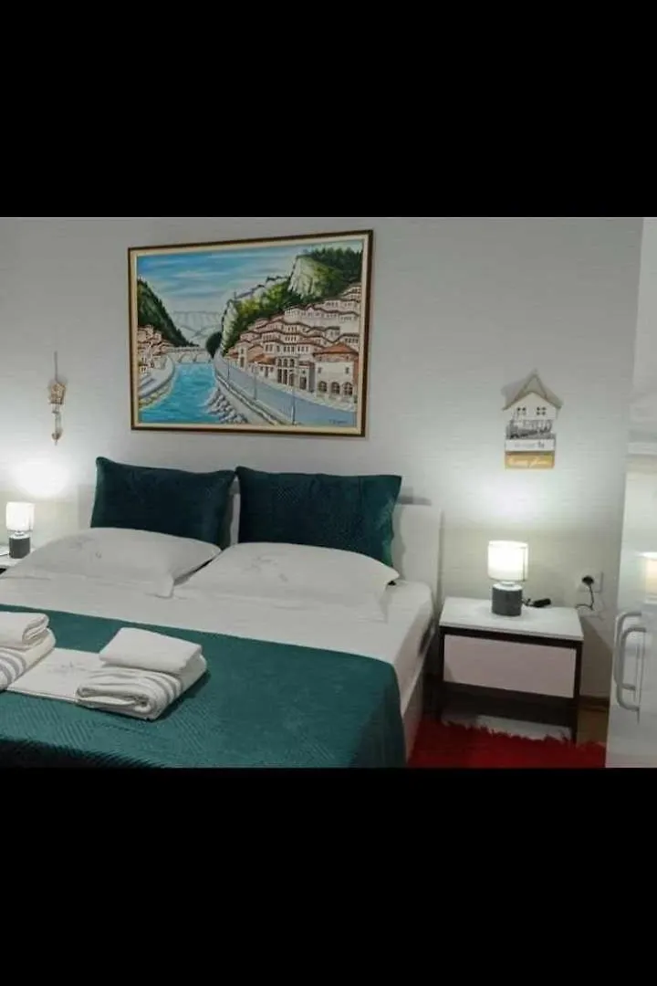 Robert Apartament Center Berat 0*,