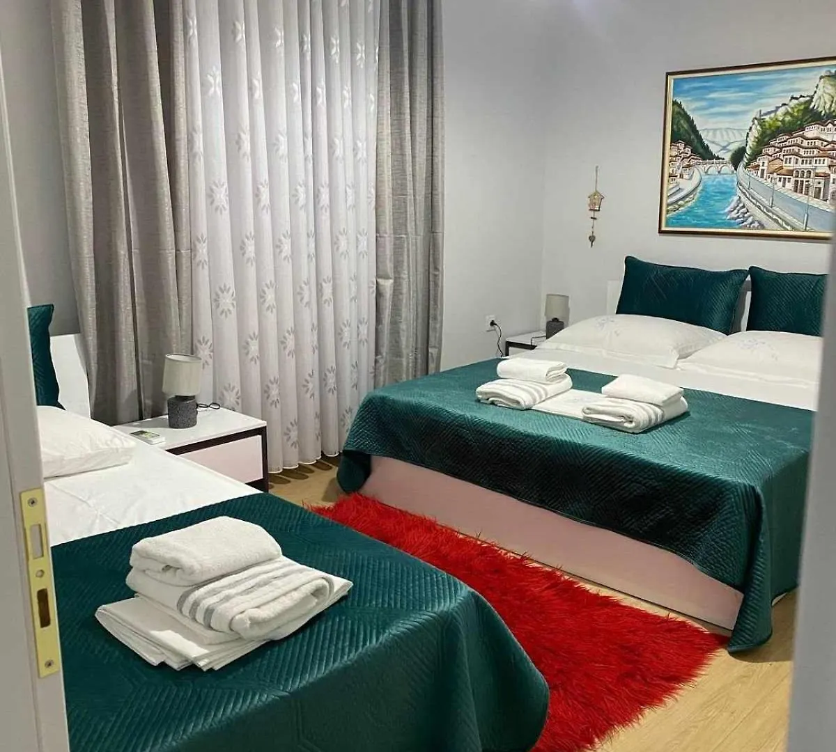 Robert Apartament Center Berat Apartment