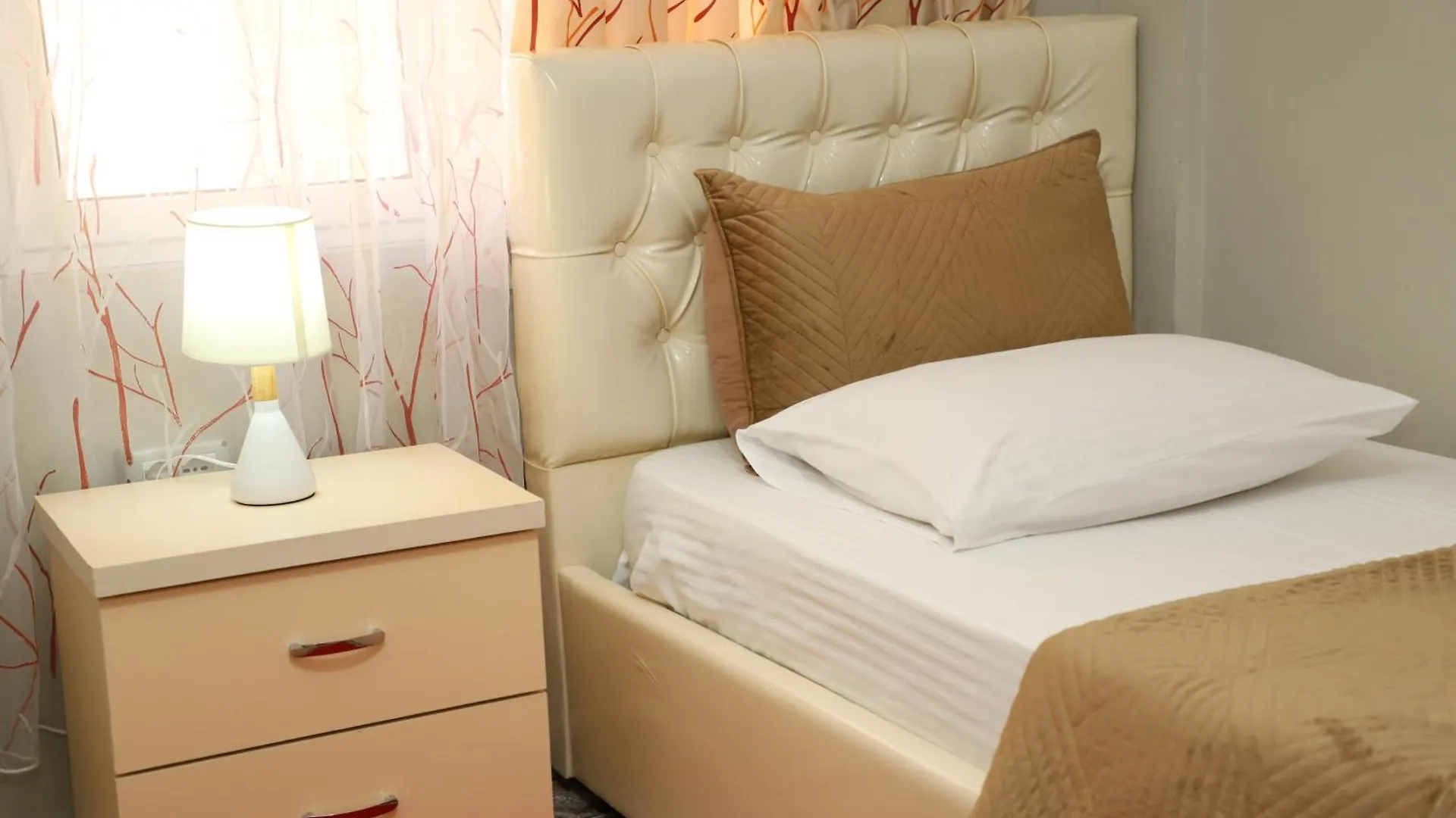 Robert Apartament Center Berat 0*,  Albania
