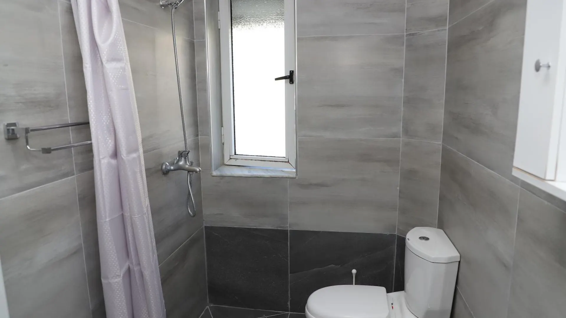 Robert Apartament Center Berat