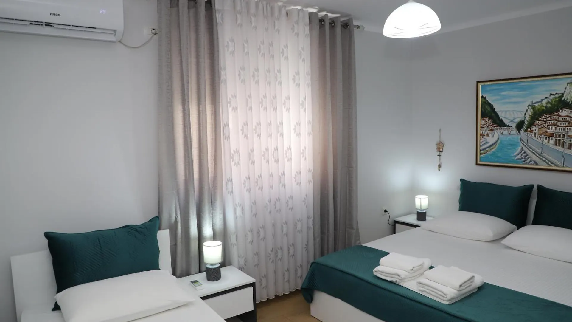 Robert Apartament Center Berat Apartment
