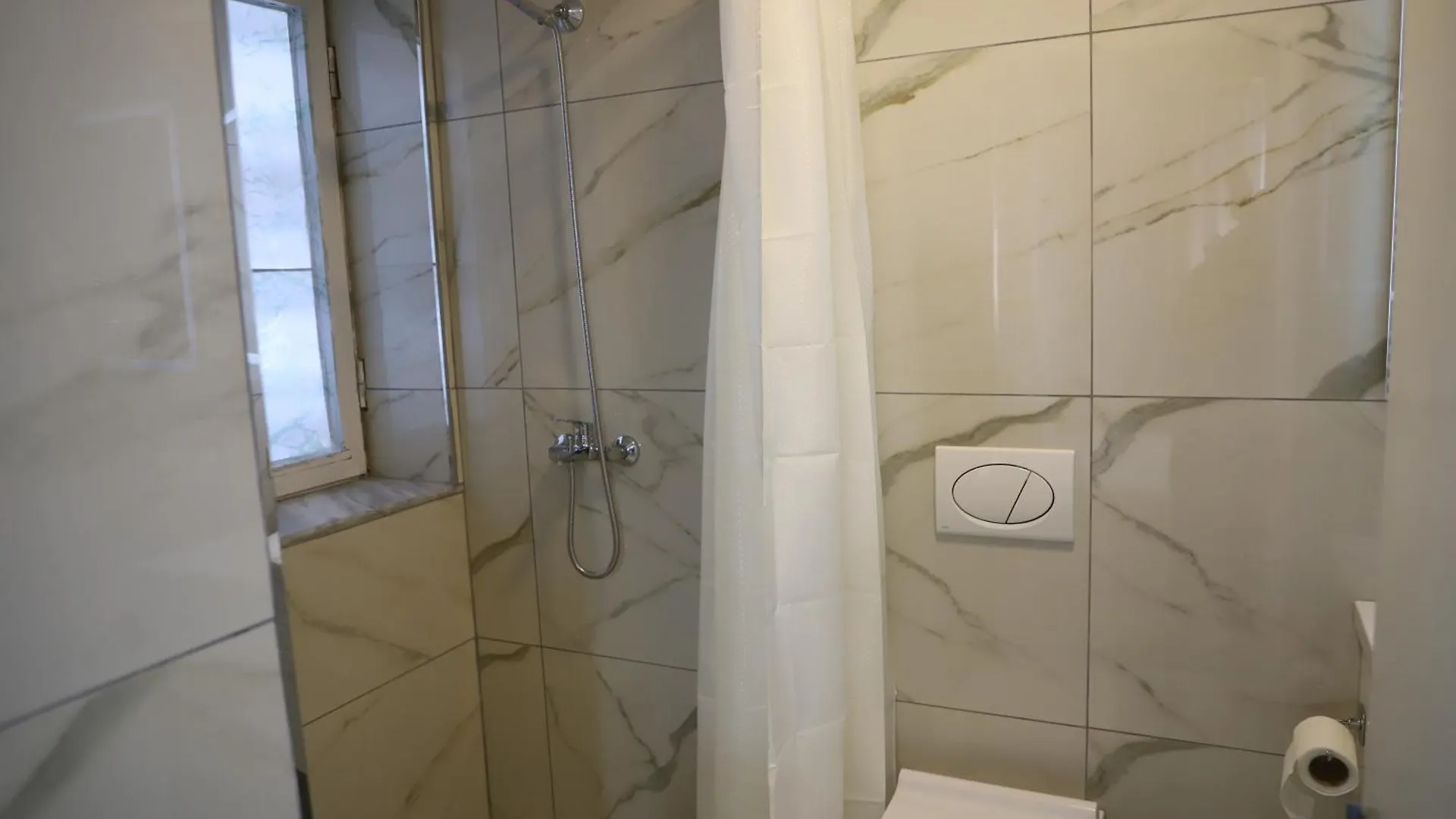 Apartment Robert Apartament Center Berat