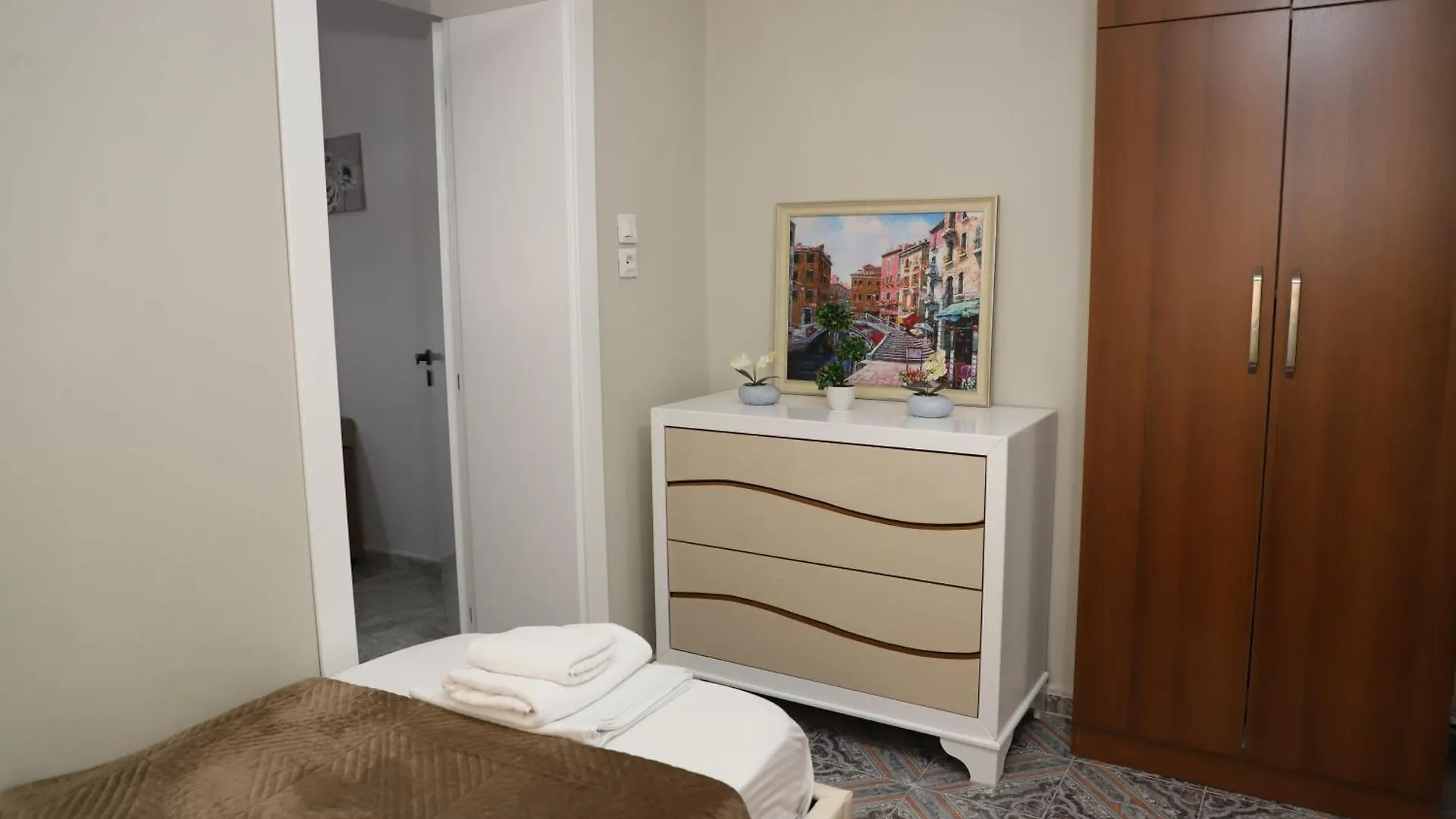 Robert Apartament Center Berat 0*,